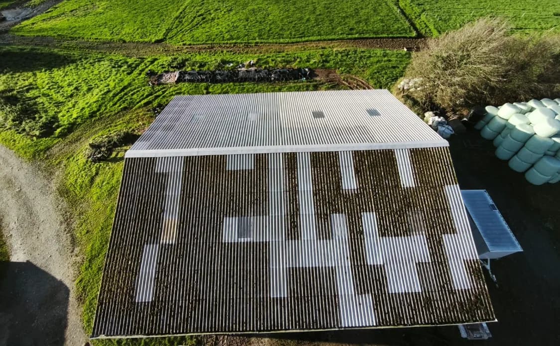 Remplacement de couverture en fibro-ciment sur un bâtiment d'élevage dans le Finistère